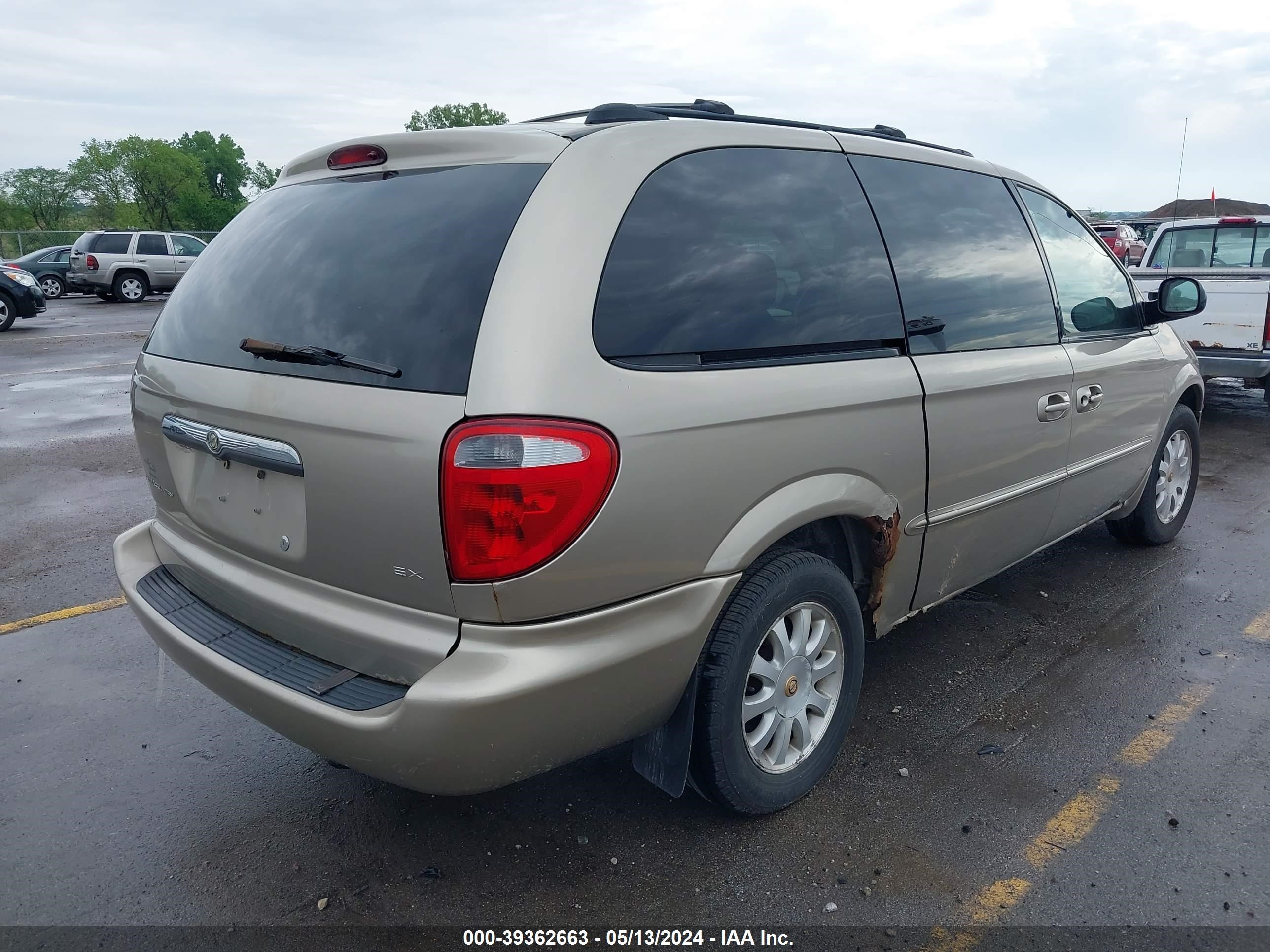 Photo 3 VIN: 2C4GP74LX2R534042 - CHRYSLER TOWN & COUNTRY 