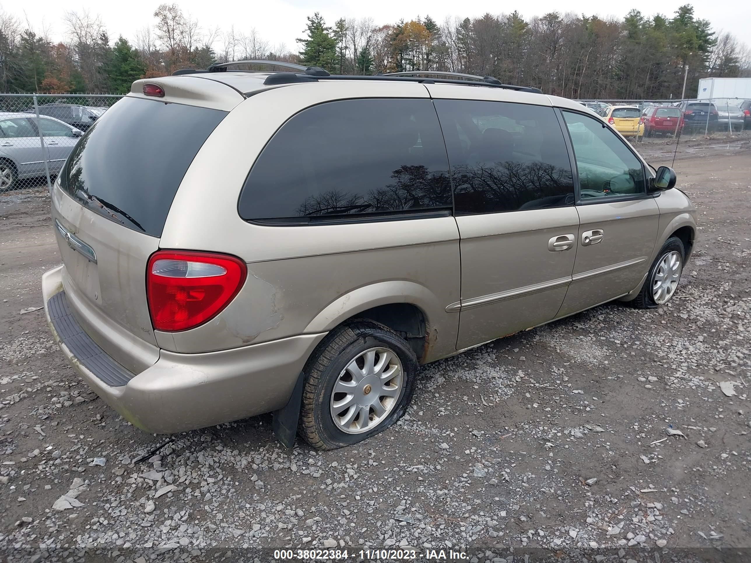 Photo 3 VIN: 2C4GP74LX2R691294 - CHRYSLER TOWN & COUNTRY 