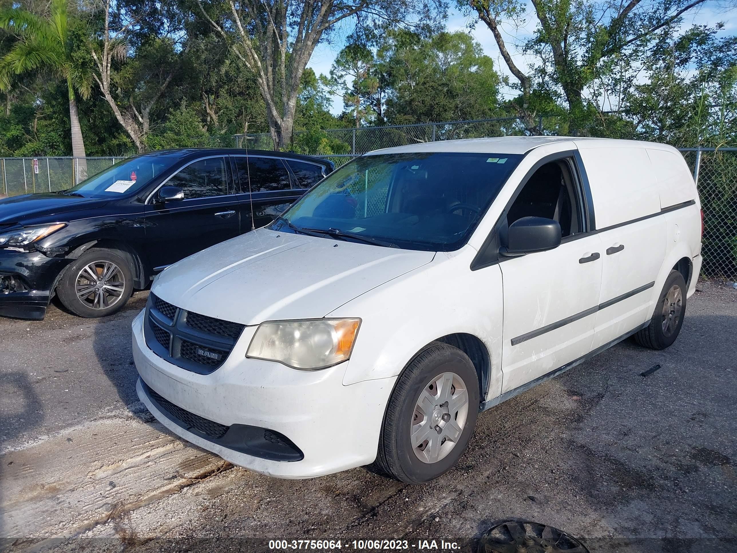 Photo 1 VIN: 2C4JRGAG7ER173705 - RAM CARGO VAN TRADESMAN 