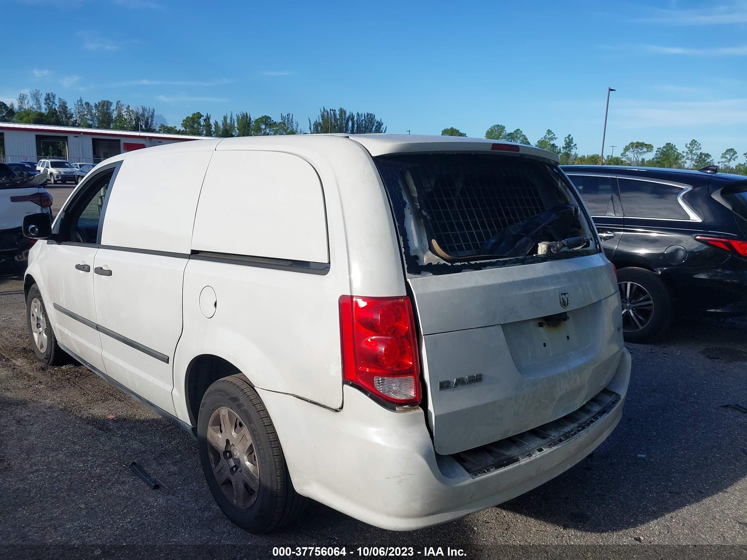 Photo 2 VIN: 2C4JRGAG7ER173705 - RAM CARGO VAN TRADESMAN 