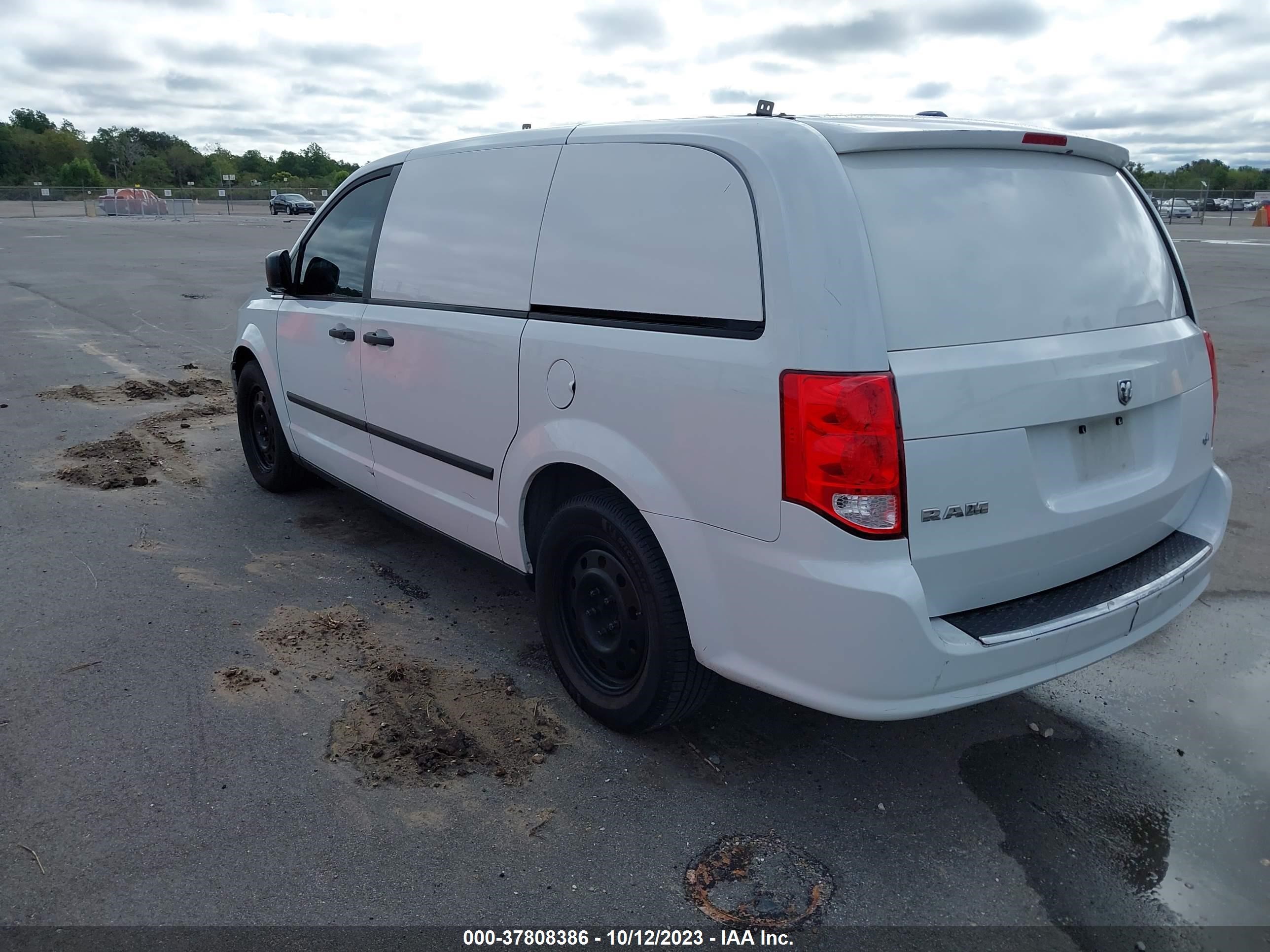 Photo 2 VIN: 2C4JRGAG8FR581471 - RAM CARGO VAN TRADESMAN 