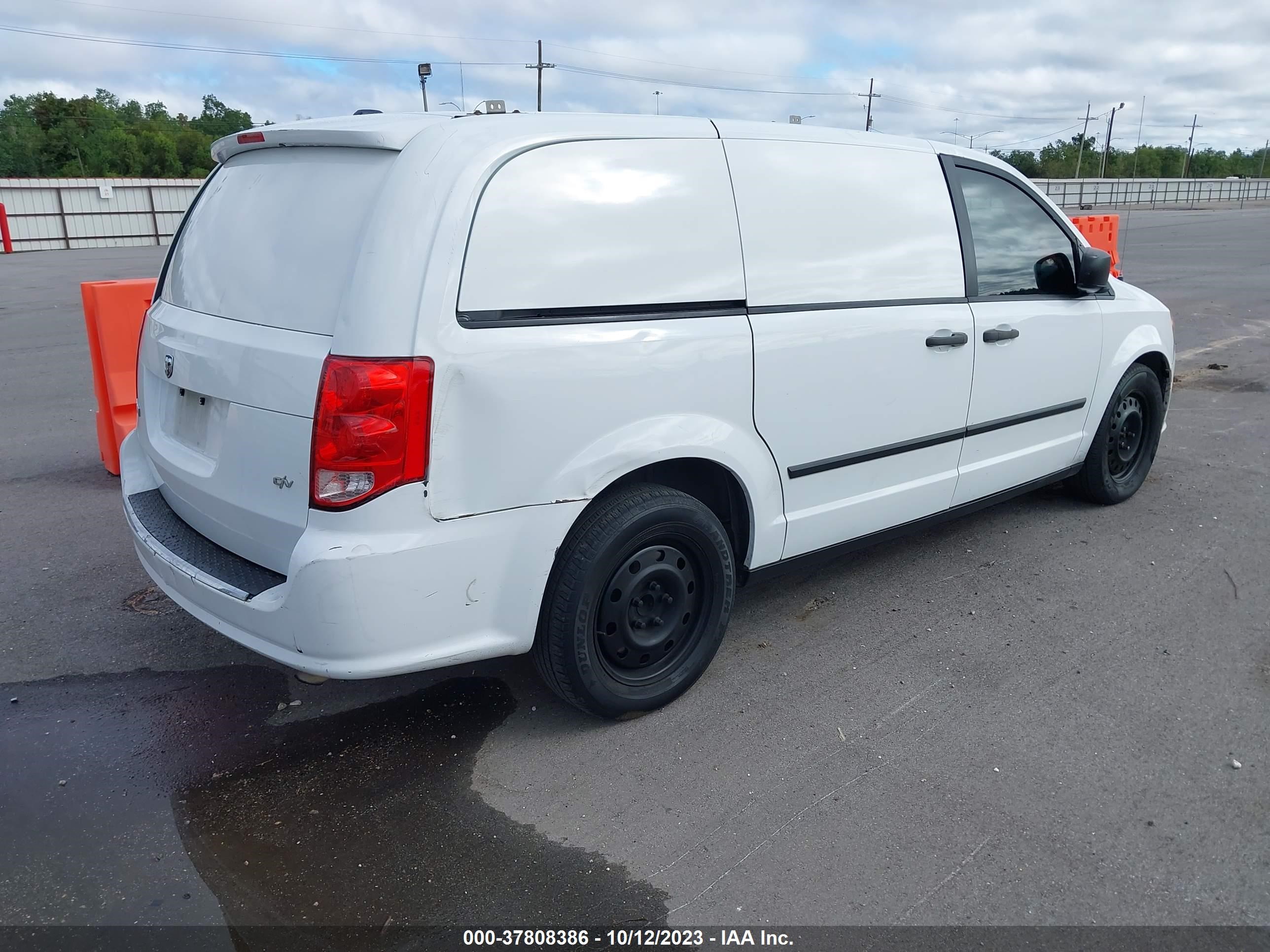 Photo 3 VIN: 2C4JRGAG8FR581471 - RAM CARGO VAN TRADESMAN 