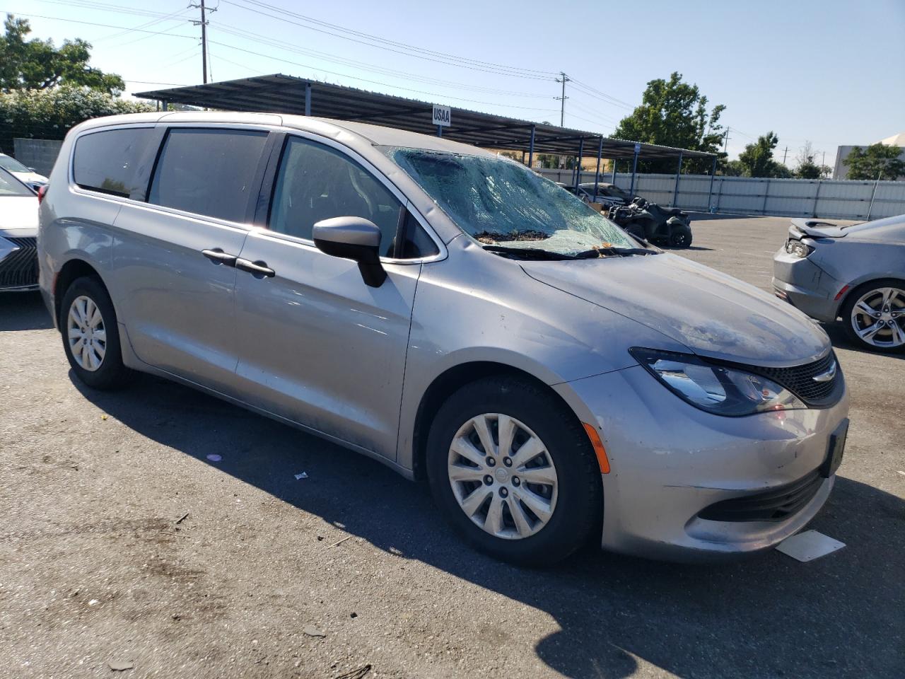 Photo 3 VIN: 2C4RC1AG2KR597600 - CHRYSLER PACIFICA 