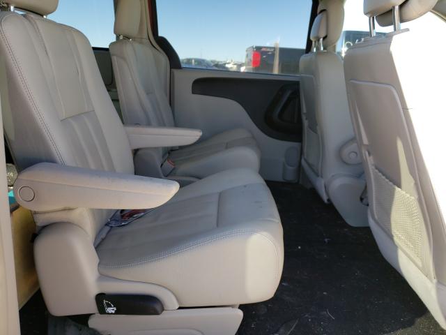 Photo 5 VIN: 2C4RC1AG3FR677638 - CHRYSLER TOWN & COU 