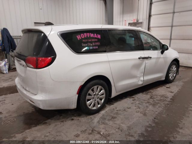 Photo 3 VIN: 2C4RC1AG3LR104735 - CHRYSLER VOYAGER 