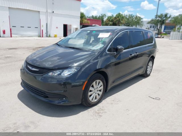 Photo 1 VIN: 2C4RC1AG4JR323152 - CHRYSLER PACIFICA 