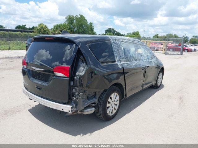 Photo 3 VIN: 2C4RC1AG4JR323152 - CHRYSLER PACIFICA 