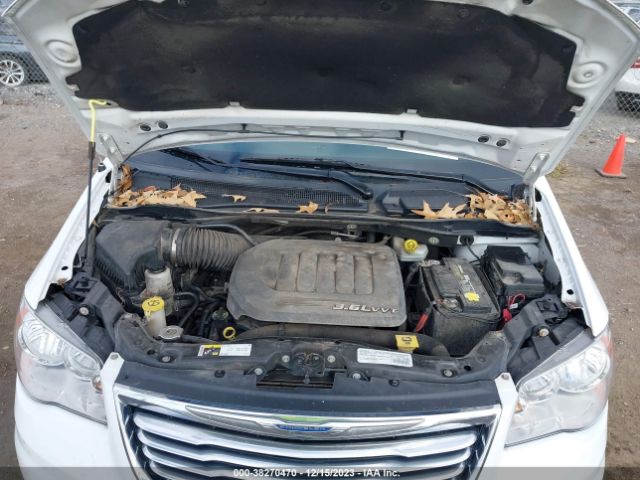 Photo 9 VIN: 2C4RC1AG5FR743106 - CHRYSLER TOWN & COUNTRY 