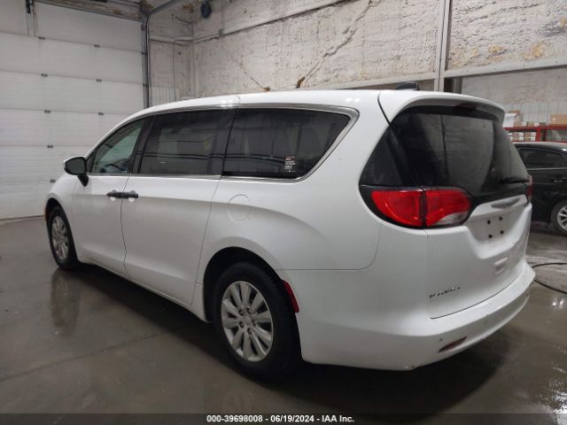 Photo 2 VIN: 2C4RC1AG5JR257680 - CHRYSLER PACIFICA 