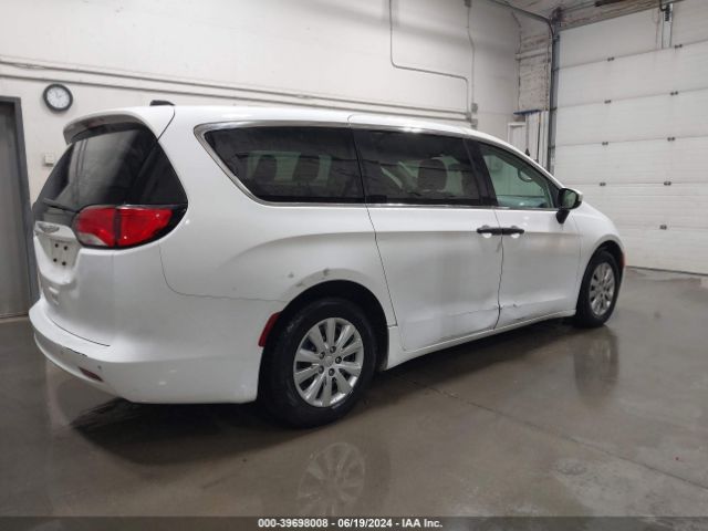 Photo 3 VIN: 2C4RC1AG5JR257680 - CHRYSLER PACIFICA 