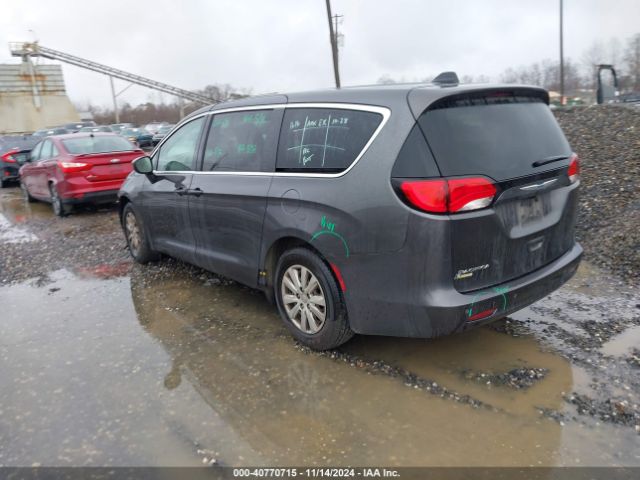 Photo 2 VIN: 2C4RC1AG5JR292879 - CHRYSLER PACIFICA 