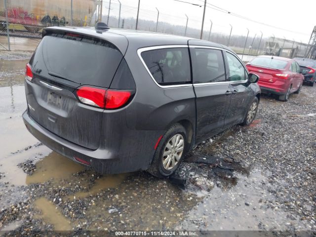 Photo 3 VIN: 2C4RC1AG5JR292879 - CHRYSLER PACIFICA 