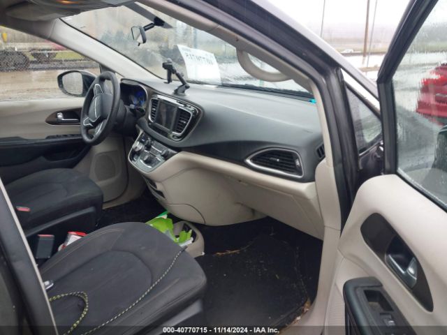 Photo 4 VIN: 2C4RC1AG5JR292879 - CHRYSLER PACIFICA 