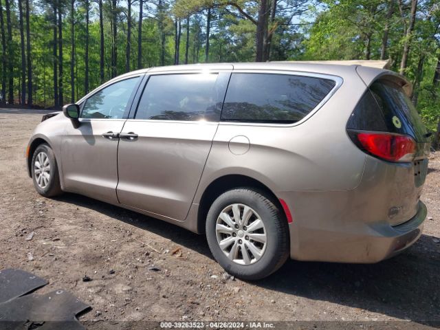 Photo 2 VIN: 2C4RC1AG6JR130758 - CHRYSLER PACIFICA 