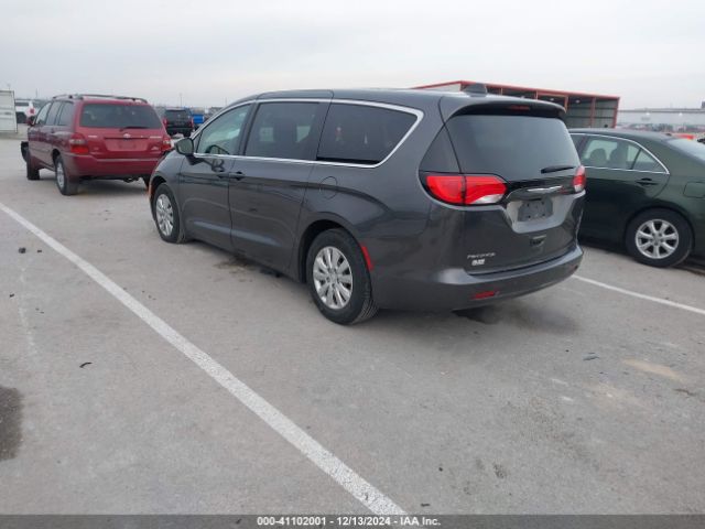 Photo 2 VIN: 2C4RC1AG6JR133515 - CHRYSLER PACIFICA 