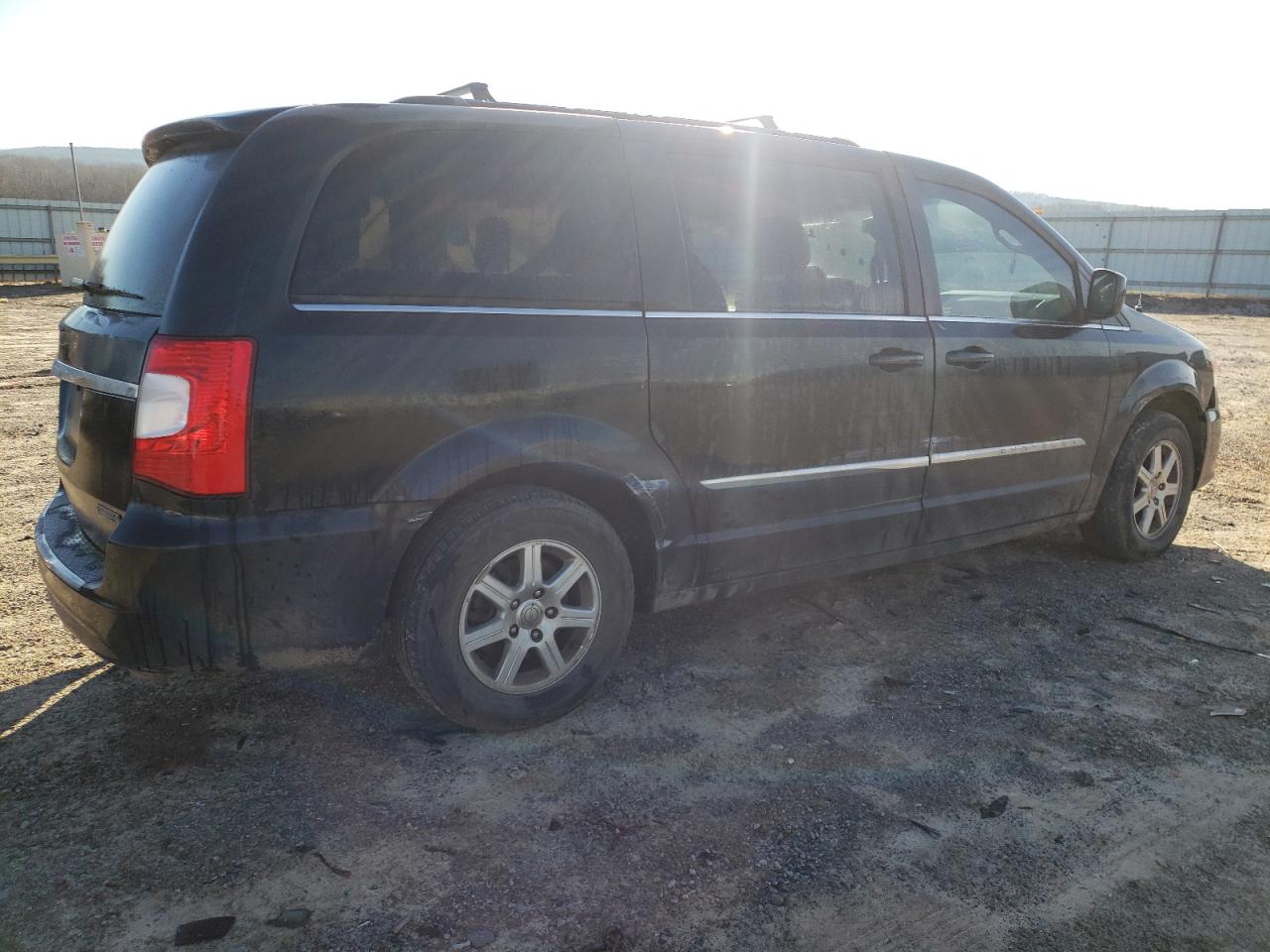 Photo 2 VIN: 2C4RC1BG0CR337745 - CHRYSLER TOWN & COUNTRY 