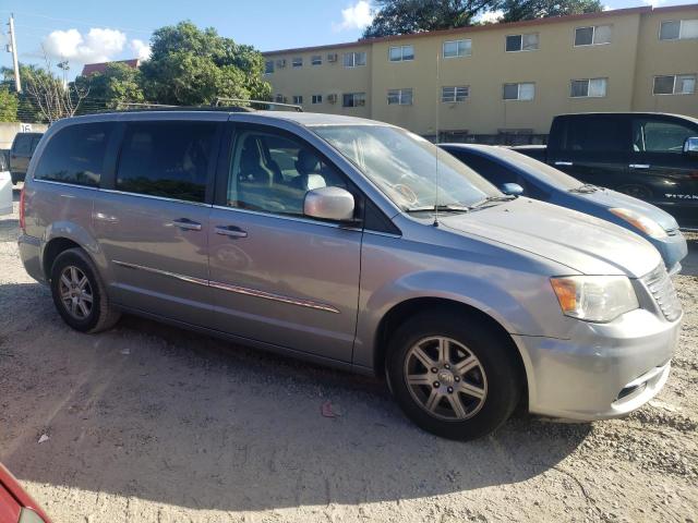 Photo 3 VIN: 2C4RC1BG0DR638100 - CHRYSLER TOWN & COU 