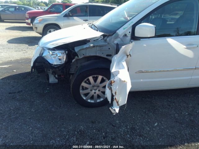 Photo 5 VIN: 2C4RC1BG0DR677866 - CHRYSLER TOWN & COUNTRY 