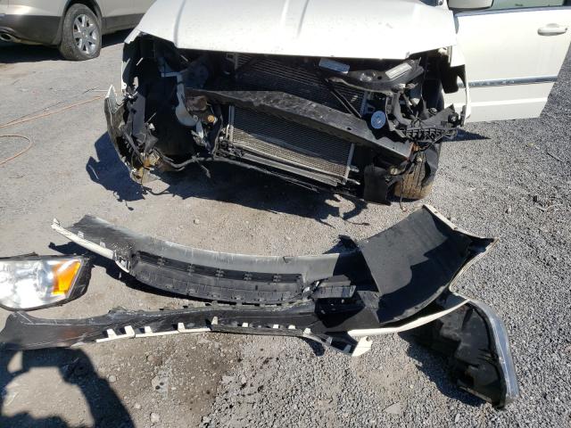 Photo 8 VIN: 2C4RC1BG0DR683277 - CHRYSLER TOWN &AMP COU 