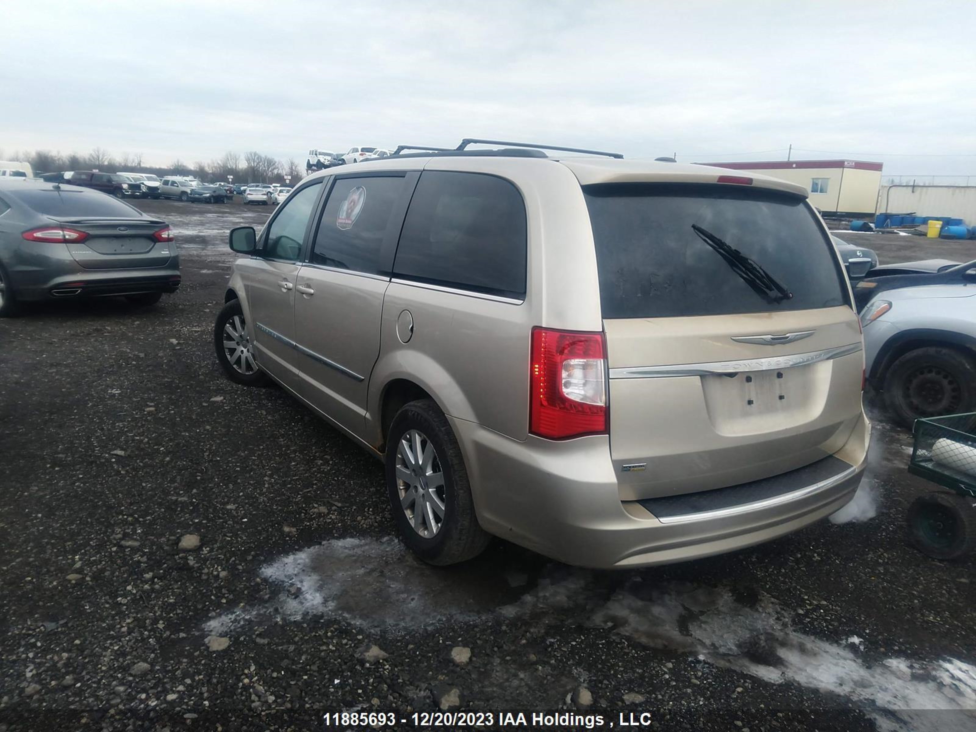 Photo 2 VIN: 2C4RC1BG0DR704970 - CHRYSLER TOWN & COUNTRY 