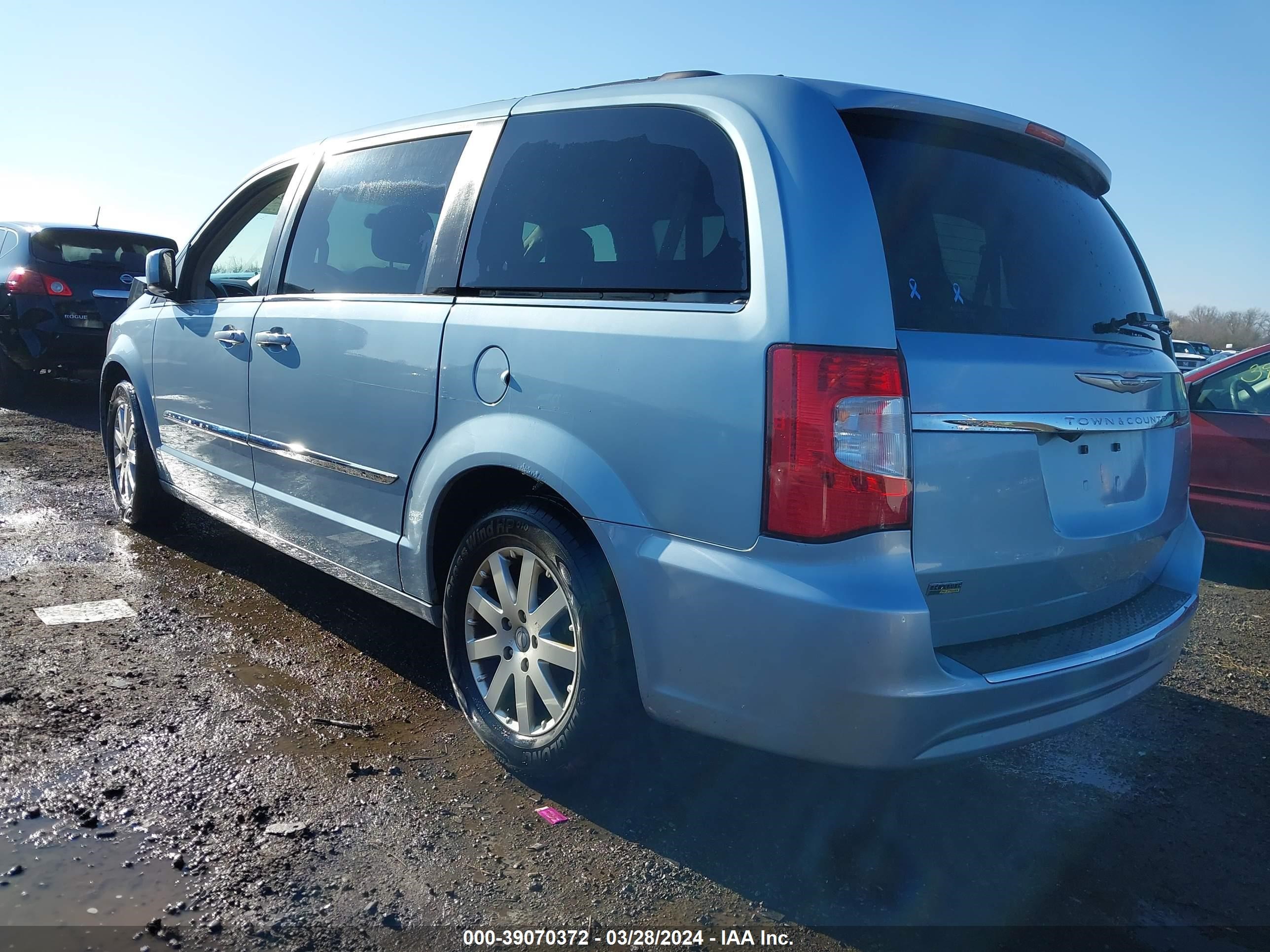 Photo 2 VIN: 2C4RC1BG0DR793441 - CHRYSLER TOWN & COUNTRY 