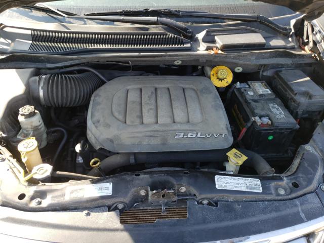 Photo 6 VIN: 2C4RC1BG0ER124622 - CHRYSLER TOWN &AMP COU 