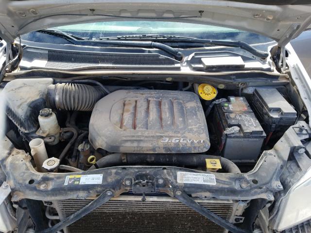 Photo 6 VIN: 2C4RC1BG0ER158799 - CHRYSLER TOWN & COU 