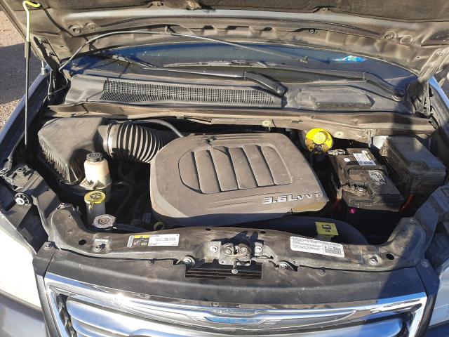 Photo 6 VIN: 2C4RC1BG0ER242850 - CHRYSLER TOWN & COU 