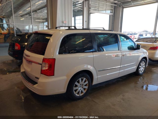 Photo 3 VIN: 2C4RC1BG0FR695805 - CHRYSLER TOWN & COU 