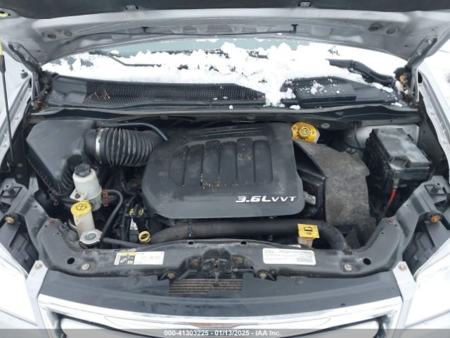 Photo 9 VIN: 2C4RC1BG0FR751922 - CHRYSLER TOWN AND COUNTRY 