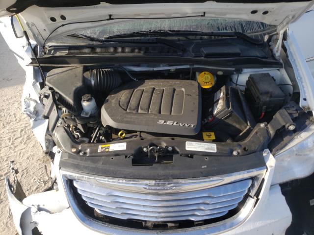 Photo 6 VIN: 2C4RC1BG0GR187920 - CHRYSLER TOWN &AMP COU 