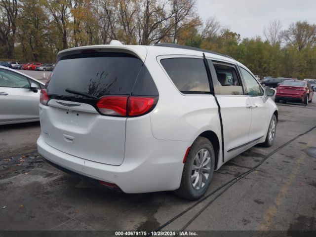 Photo 3 VIN: 2C4RC1BG0HR702643 - CHRYSLER PACIFICA 