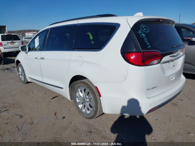 Photo 2 VIN: 2C4RC1BG0HR802998 - CHRYSLER PACIFICA 