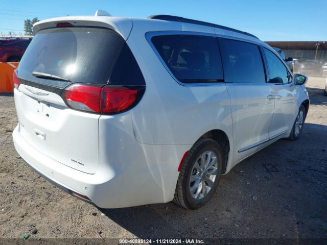 Photo 3 VIN: 2C4RC1BG0HR802998 - CHRYSLER PACIFICA 