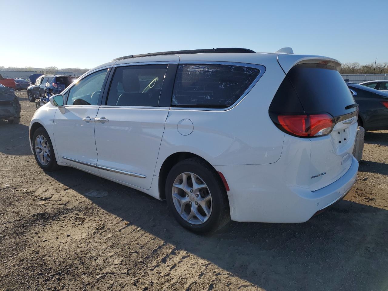 Photo 1 VIN: 2C4RC1BG0HR810003 - CHRYSLER PACIFICA 