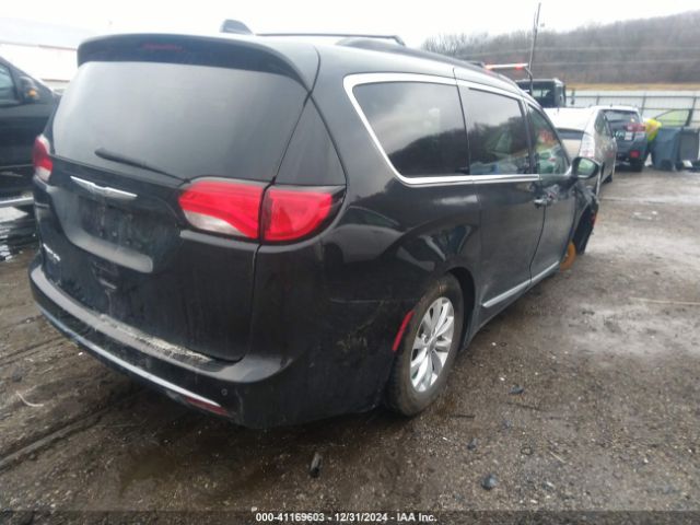 Photo 3 VIN: 2C4RC1BG0HR821731 - CHRYSLER PACIFICA 