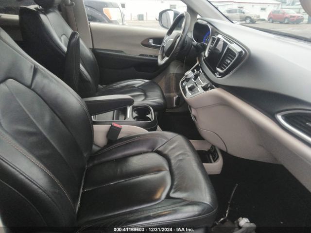 Photo 4 VIN: 2C4RC1BG0HR821731 - CHRYSLER PACIFICA 