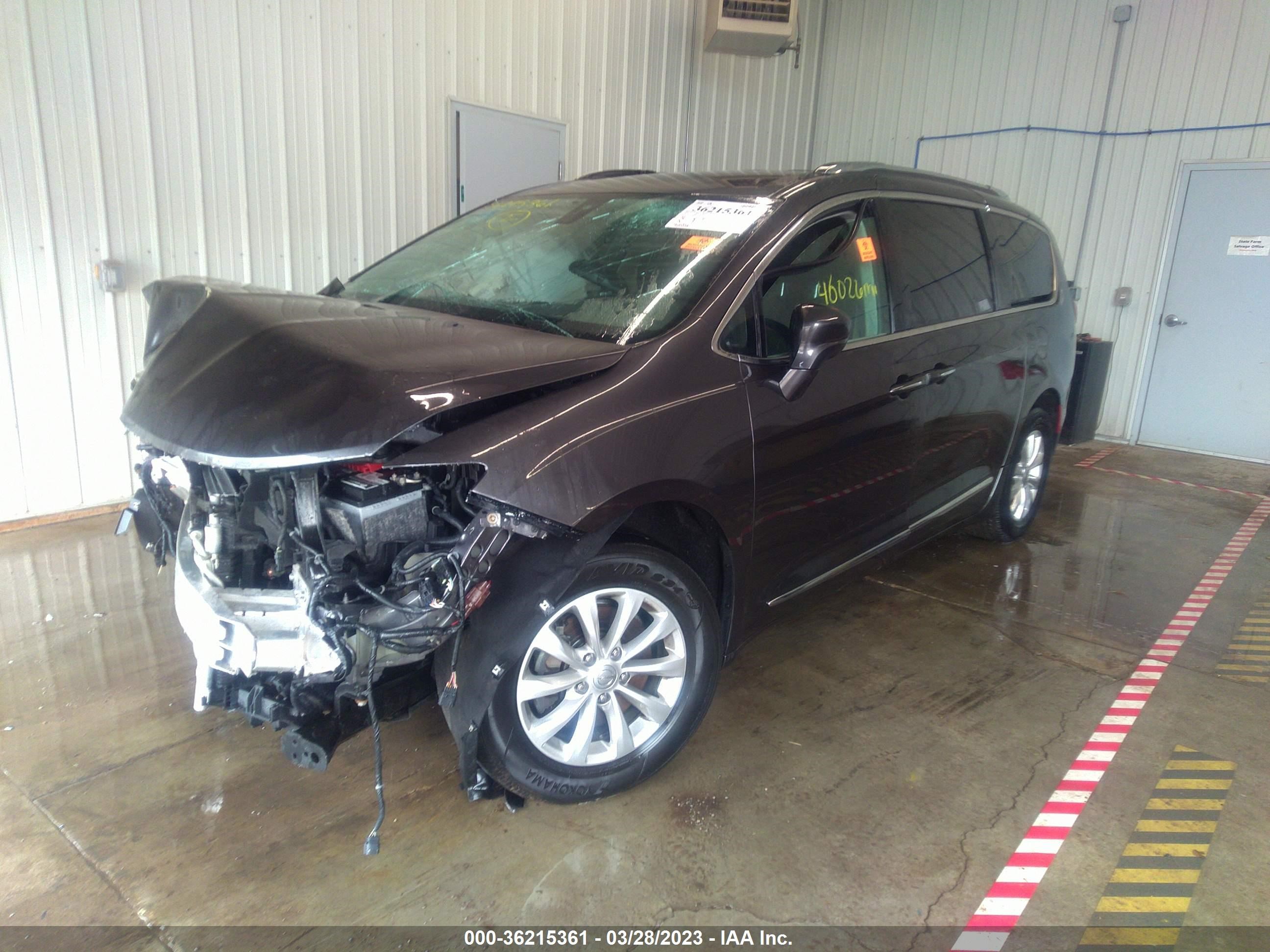 Photo 1 VIN: 2C4RC1BG0JR139549 - CHRYSLER PACIFICA 