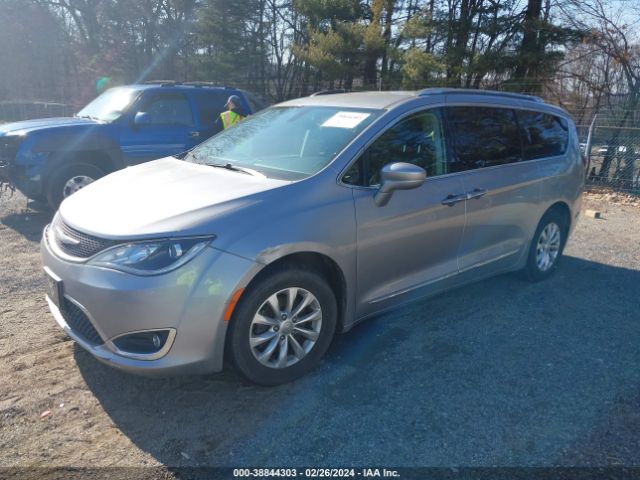 Photo 1 VIN: 2C4RC1BG0JR235004 - CHRYSLER PACIFICA 