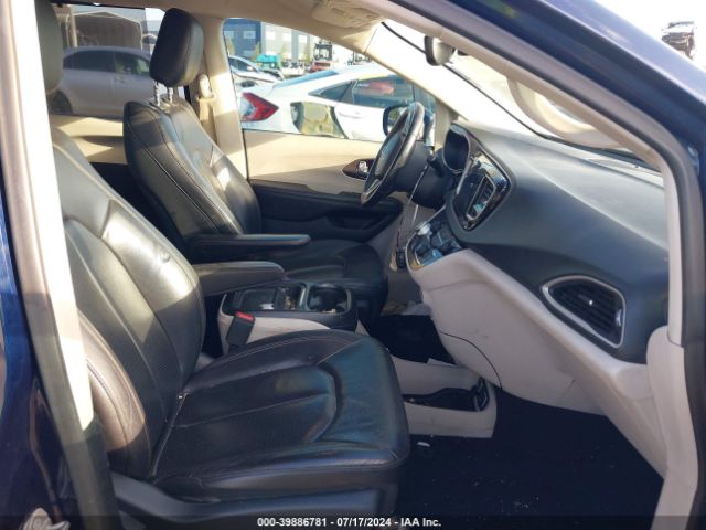 Photo 4 VIN: 2C4RC1BG0JR279813 - CHRYSLER PACIFICA 