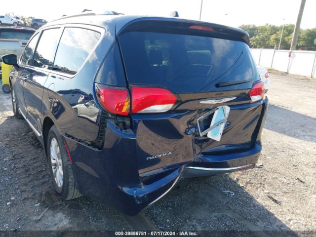 Photo 5 VIN: 2C4RC1BG0JR279813 - CHRYSLER PACIFICA 