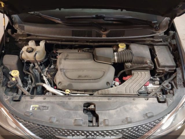 Photo 9 VIN: 2C4RC1BG0KR650406 - CHRYSLER PACIFICA 