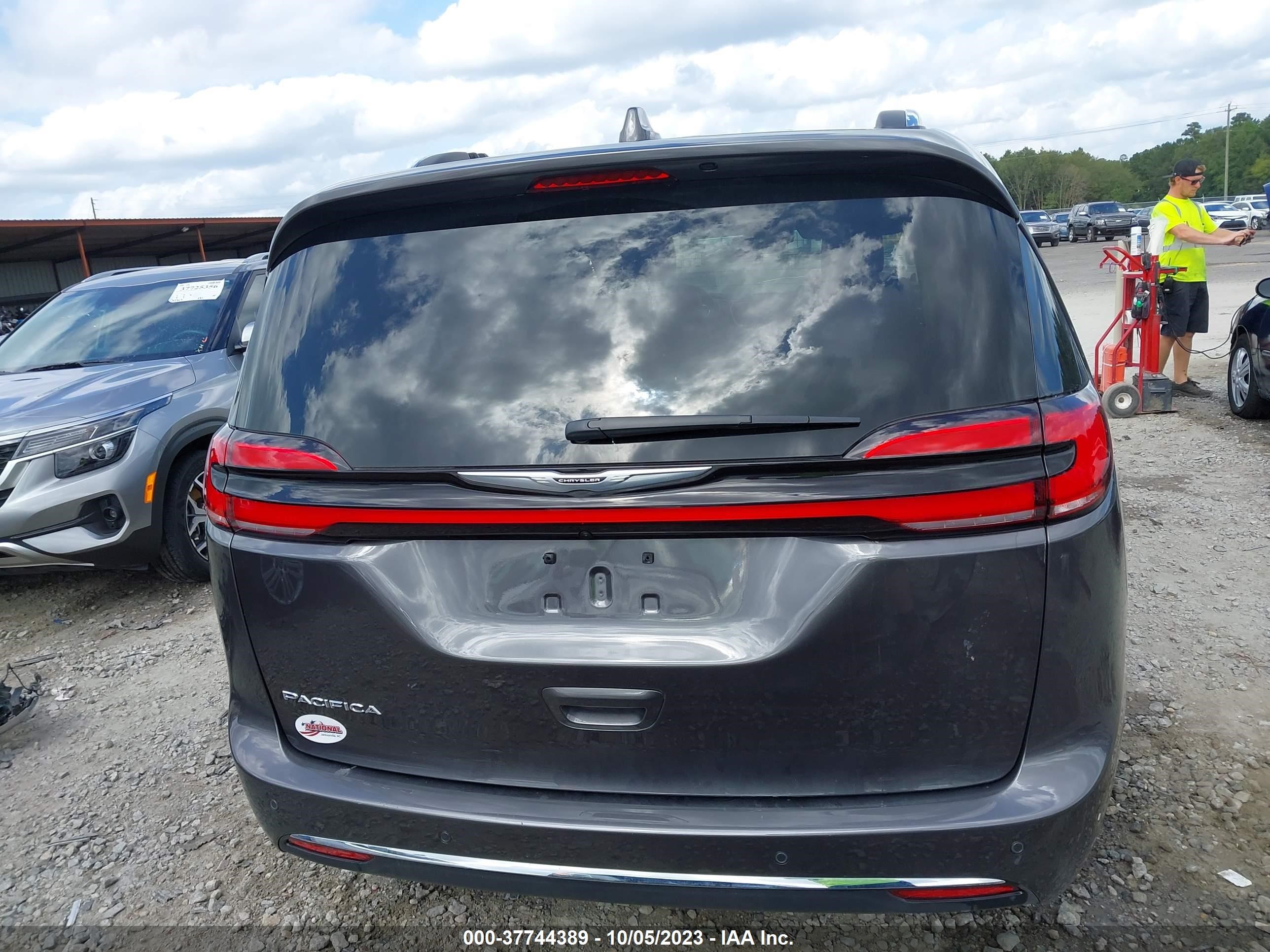 Photo 15 VIN: 2C4RC1BG0MR558618 - CHRYSLER PACIFICA 