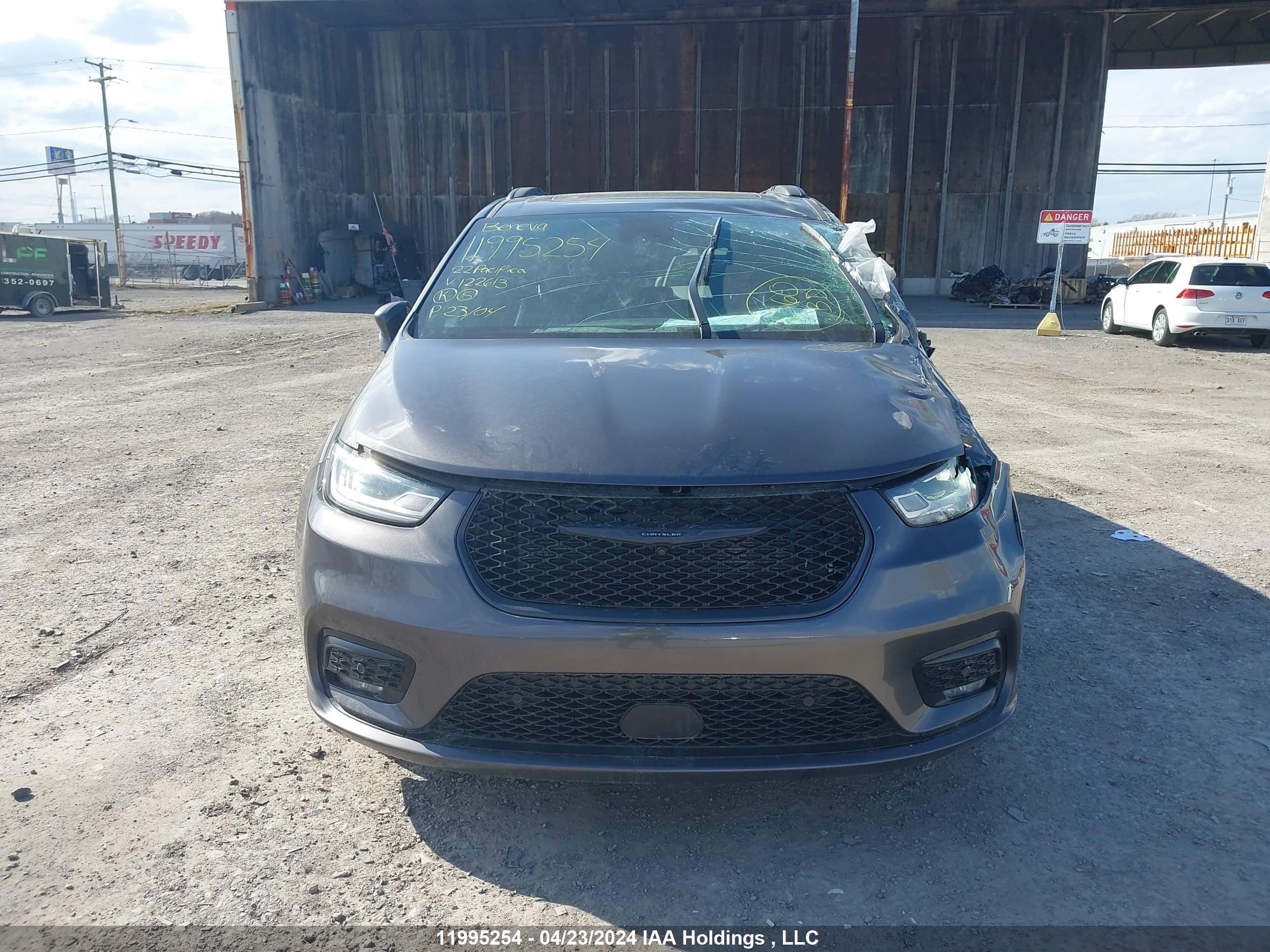 Photo 11 VIN: 2C4RC1BG0NR122613 - CHRYSLER PACIFICA 