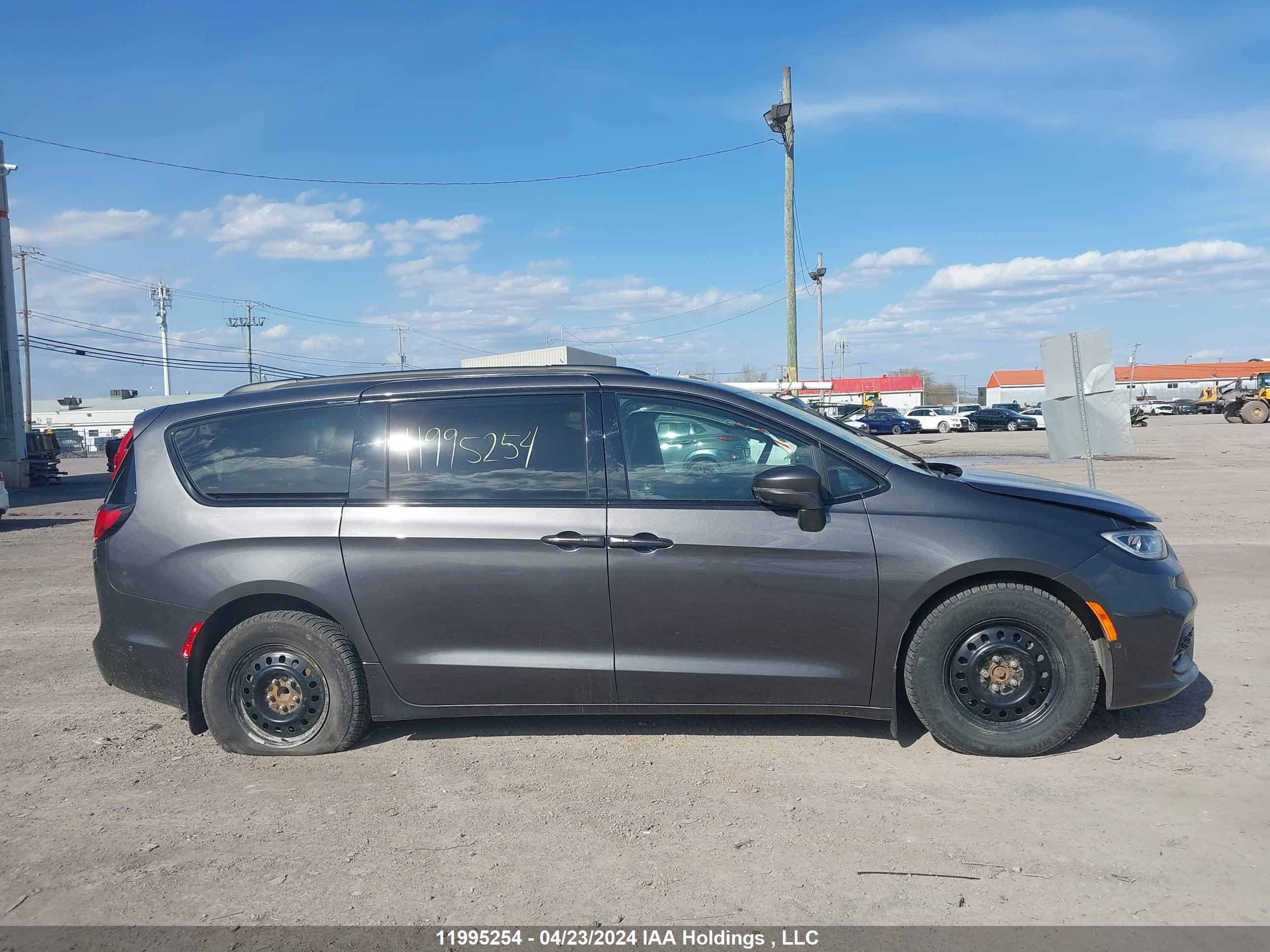 Photo 12 VIN: 2C4RC1BG0NR122613 - CHRYSLER PACIFICA 