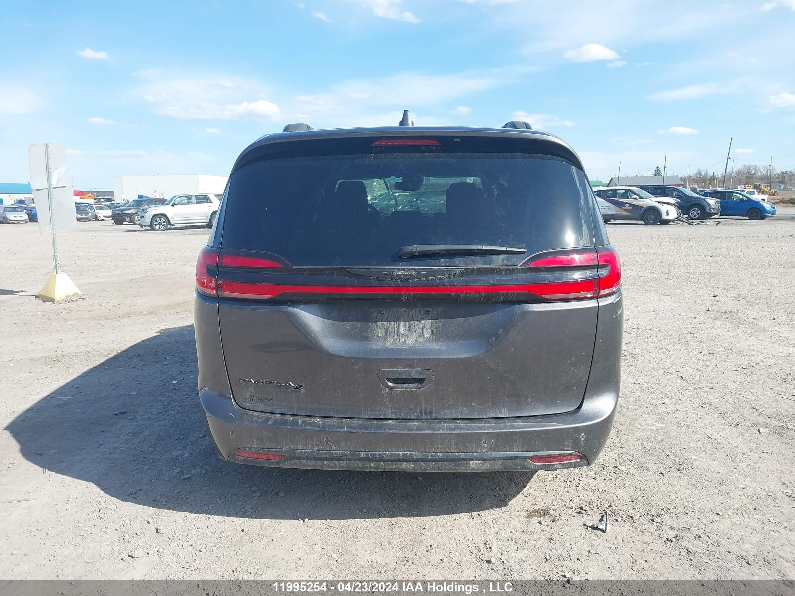 Photo 15 VIN: 2C4RC1BG0NR122613 - CHRYSLER PACIFICA 