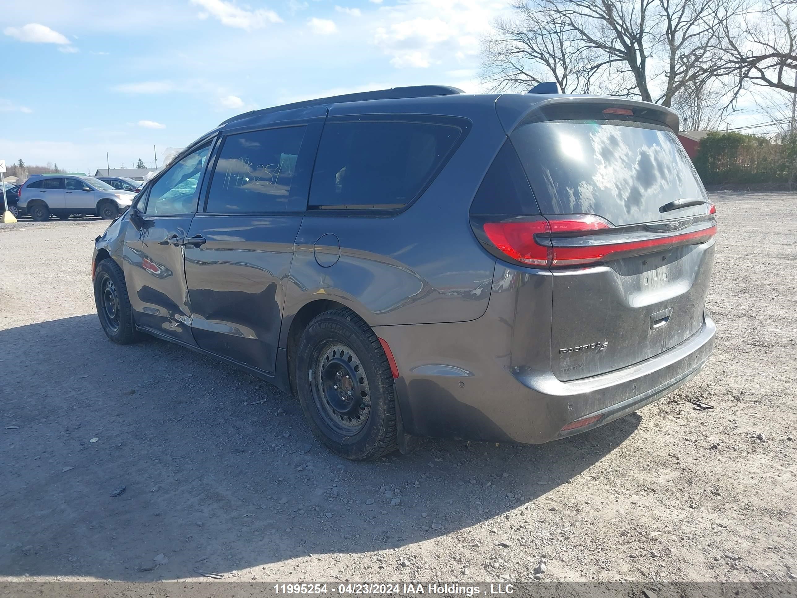 Photo 2 VIN: 2C4RC1BG0NR122613 - CHRYSLER PACIFICA 