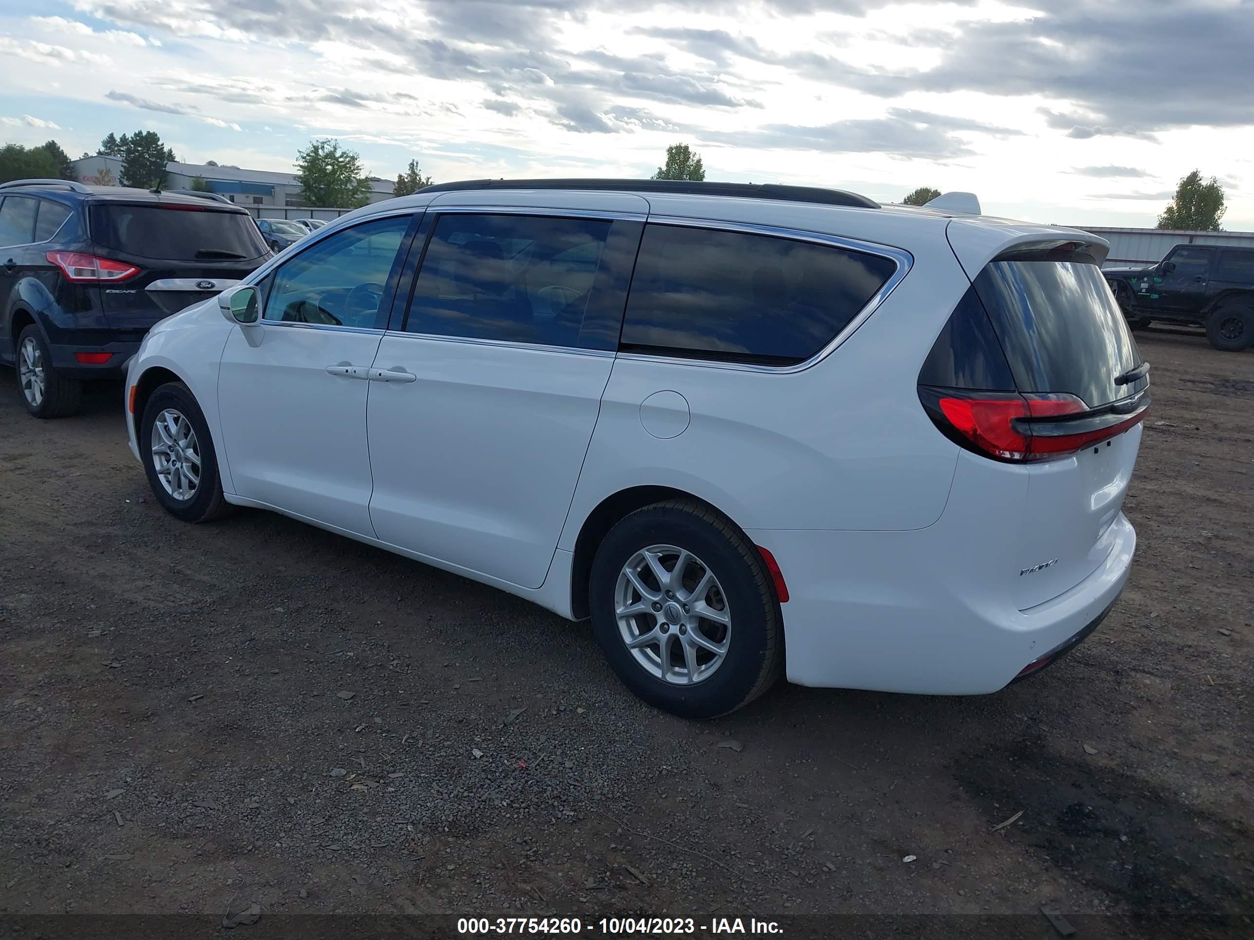 Photo 2 VIN: 2C4RC1BG0NR131537 - CHRYSLER PACIFICA 