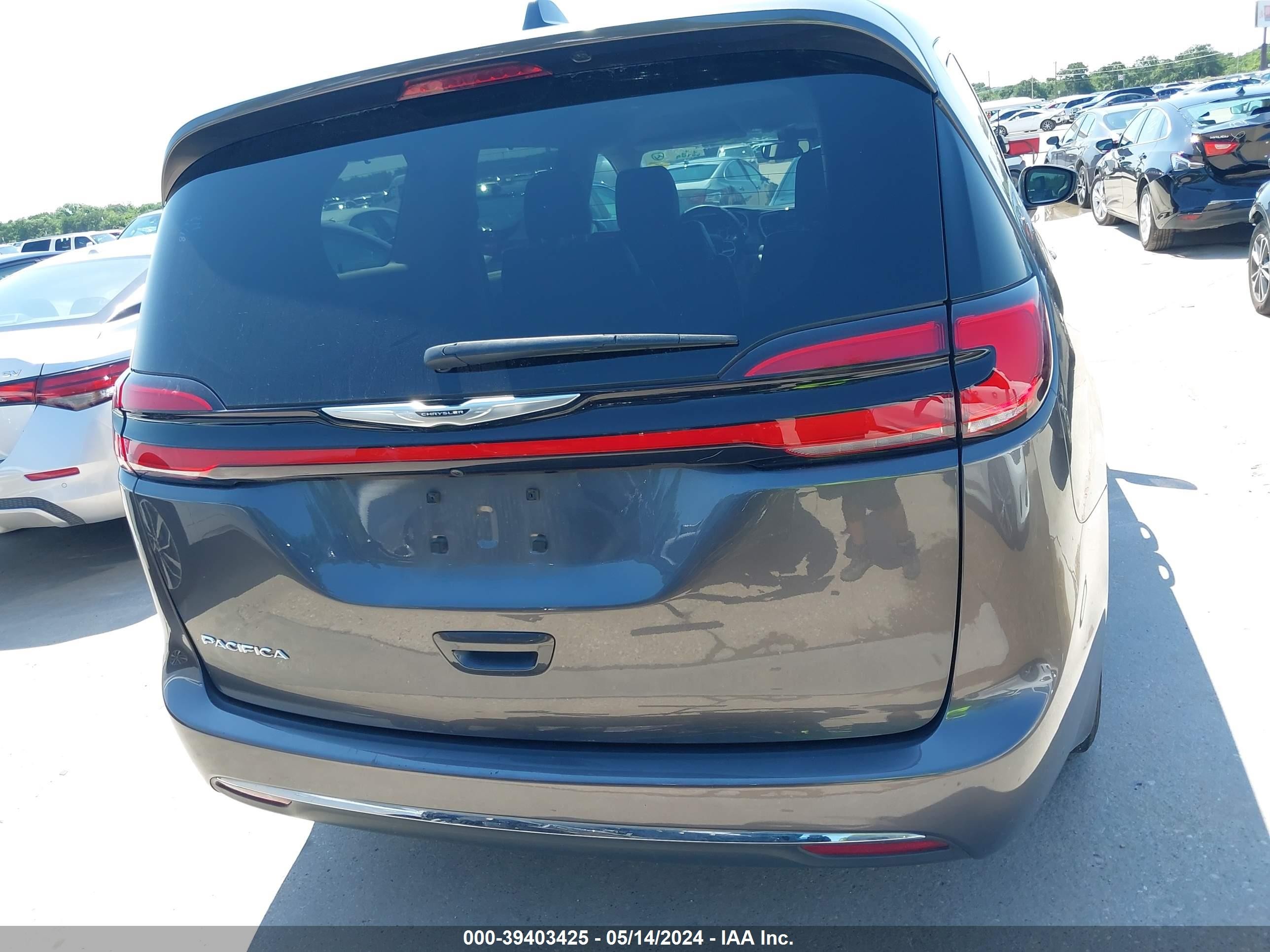 Photo 15 VIN: 2C4RC1BG0NR170290 - CHRYSLER PACIFICA 