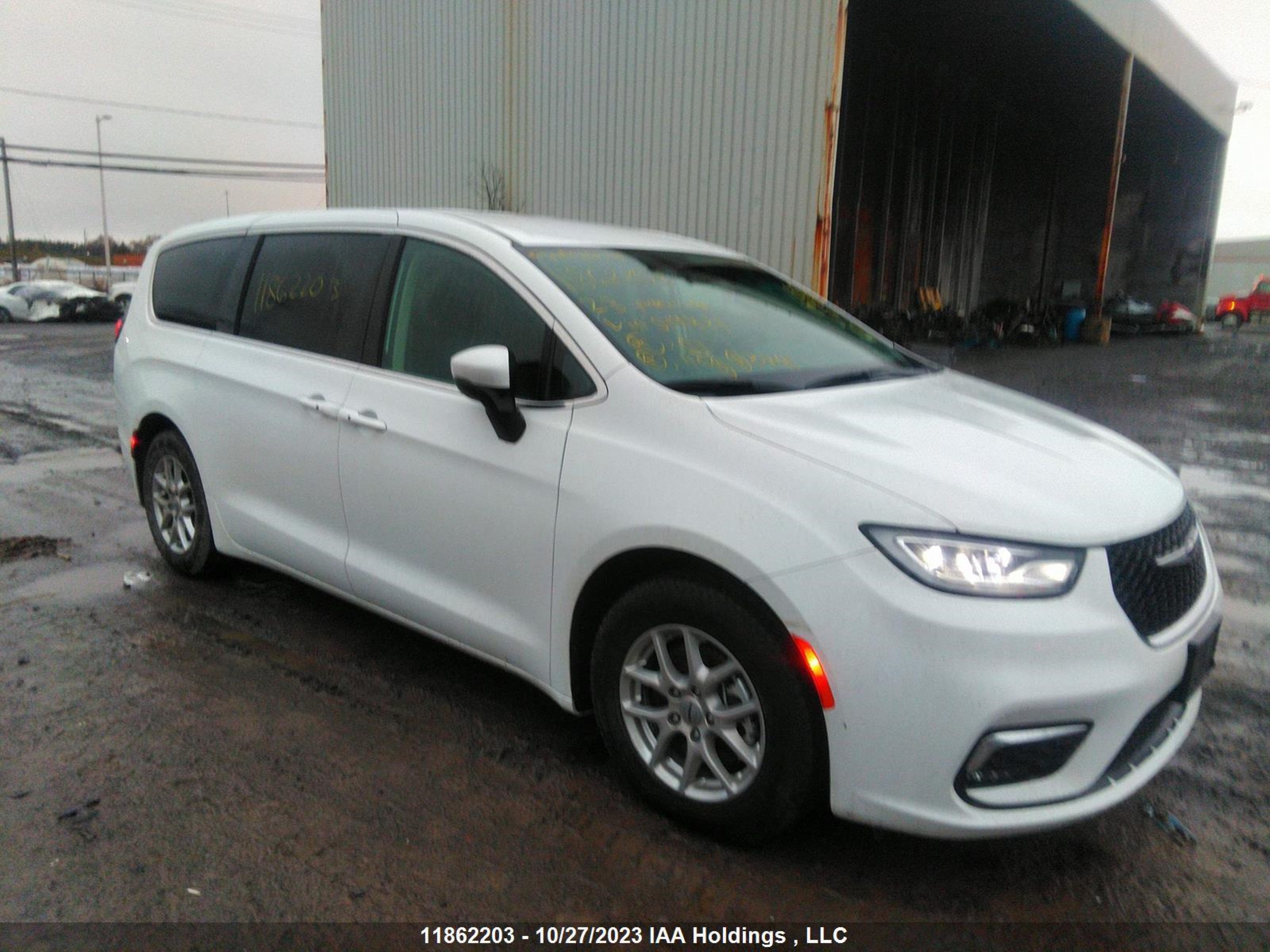 Photo 0 VIN: 2C4RC1BG0PR519421 - CHRYSLER PACIFICA 